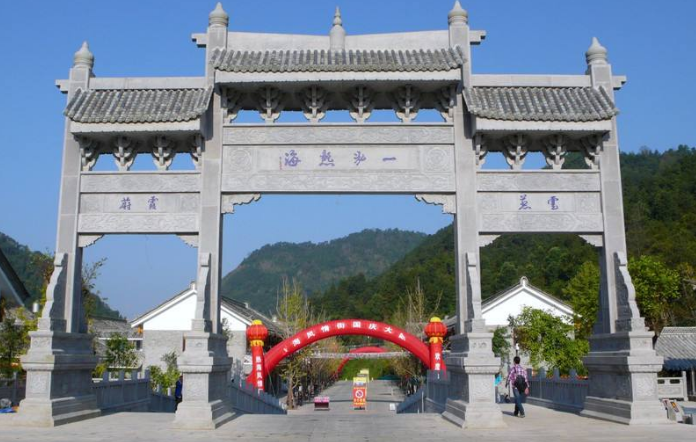 石雕牌坊：有哪些種類，設(shè)計(jì)時要考慮哪些因素？